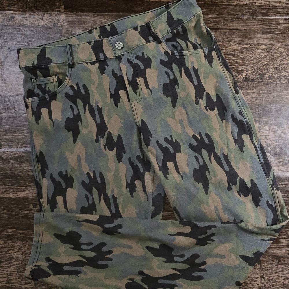 YELETE Camo Print Pants Women XXL Green Excellent Stretch Slim Fit Casual